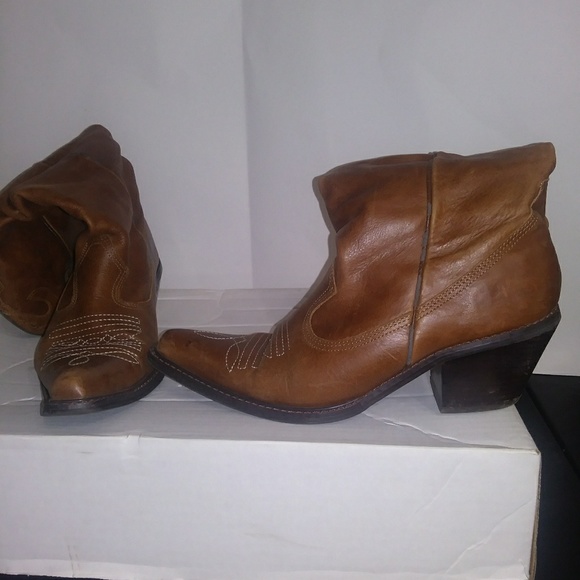 Maripe pointed toe boots - Picture 6 of 6